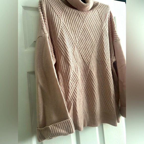 Turtle Neck Drop Shoulder Diamond Patterned Dusty Pink Sweater, 0XL, NWOT - Picture 5 of 6